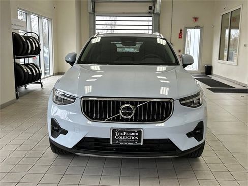 Certified 2024 Volvo XC40 B5 Plus w/ Protection Package Premier image 6