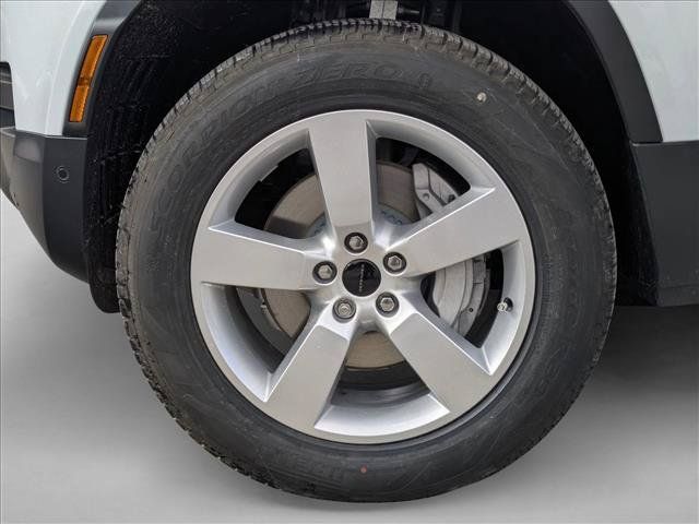 Used 2026 Land Rover Defender 130 S AWD/4WD image 10