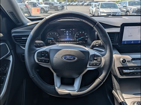 Certified 2023 Ford Explorer XLT AWD/4WD image 17