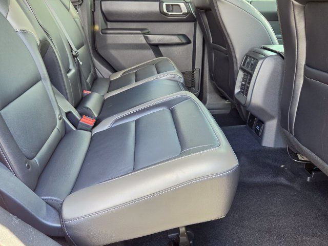 Used 2025 Ford Bronco Outer Banks AWD/4WD image 17