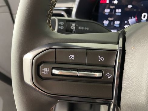 New 2026 GMC Canyon AT4 w/ Technology Plus Package AWD/4WD image 10