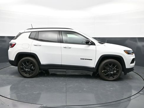 New 2026 Jeep Compass Latitude image 4