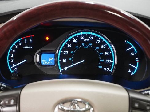 Used 2011 Toyota Sienna Limited w/ Premium Pkg image 25