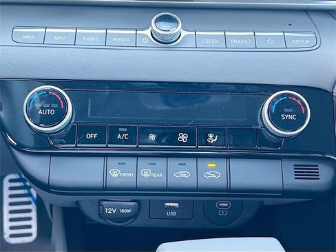 New 2025 Hyundai Elantra SEL image 16