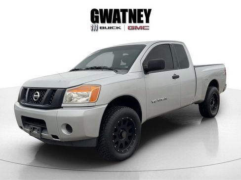 Used 2013 Nissan Titan S image 3