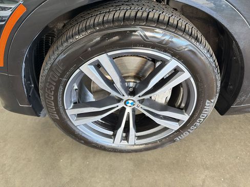 Used 2019 BMW X7 xDrive40i w/ Premium Package AWD/4WD image 11