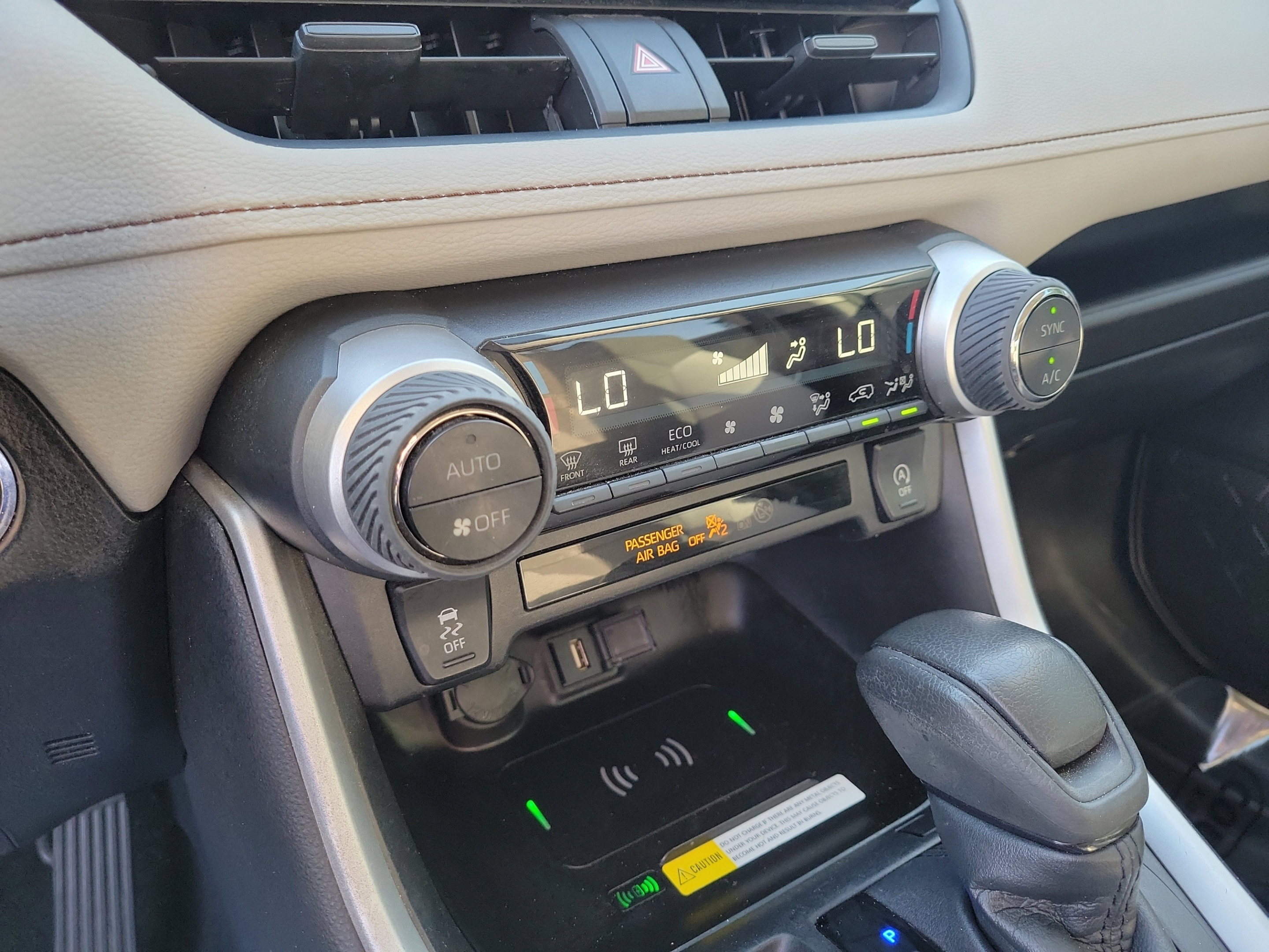 Used 2022 Toyota RAV4 XLE w/ Convenience Package FWD image 19