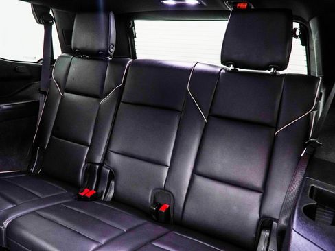 Used 2021 Cadillac Escalade Premium Luxury image 48