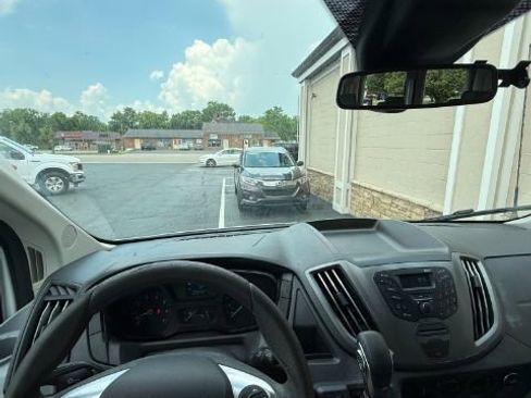 Used 2018 Ford Transit 350 XL image 17