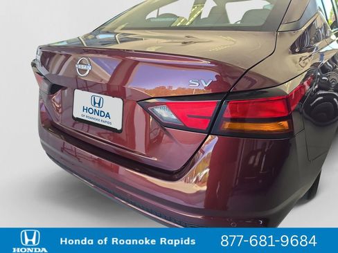 Used 2024 Nissan Altima 2.5 SV FWD image 28