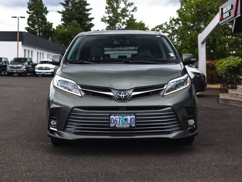 Used 2020 Toyota Sienna Limited AWD/4WD image 5