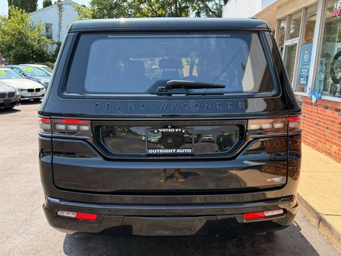 Used 2022 Jeep Grand Wagoneer Series II AWD/4WD image 3