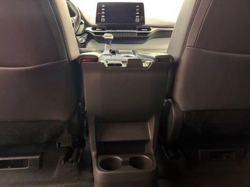 Used 2022 Toyota Sienna XLE FWD image 29