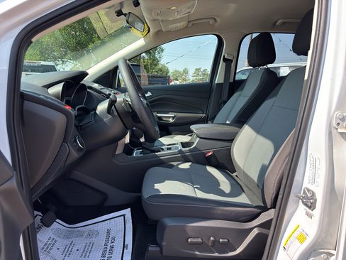 Used 2017 Ford Escape SE AWD/4WD image 14