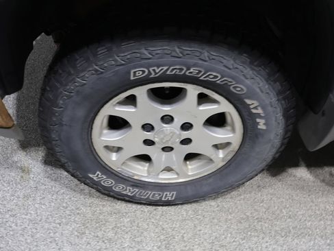 Used 2006 Chevrolet Suburban Z71 w/ Z71 Preferred Equipment Group AWD/4WD image 9