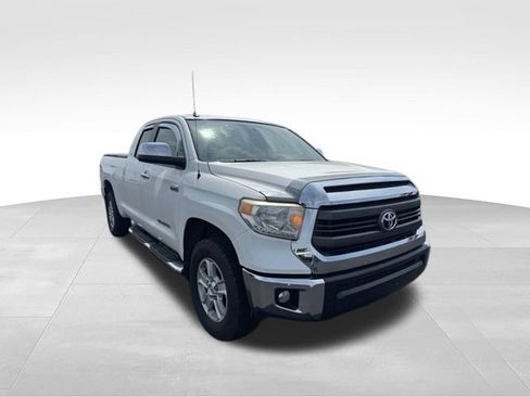 Used 2015 Toyota Tundra SR5 AWD/4WD image 3