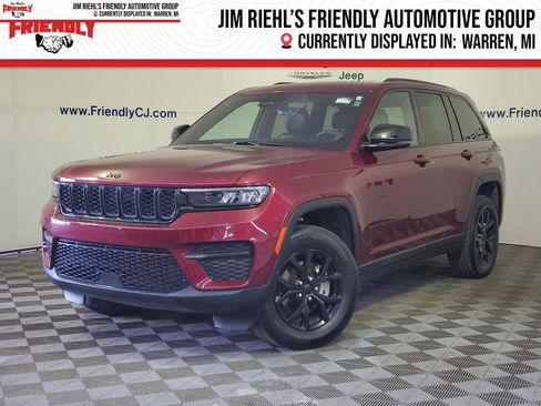 Used 2025 Jeep Grand Cherokee Altitude AWD/4WD image 1