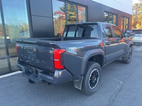 Used 2024 Toyota Tacoma TRD Off-Road image 7
