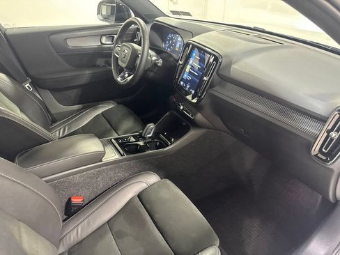 Used 2022 Volvo XC40 T5 R-Design w/ Climate Package AWD/4WD image 27