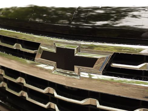 Used 2025 Chevrolet Silverado 1500 LTZ w/ Technology Package AWD/4WD image 37