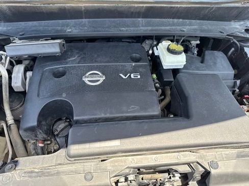 Used 2014 Nissan Pathfinder SL w/ Cargo Package FWD image 5