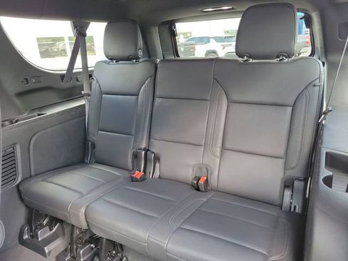 Certified 2023 Chevrolet Suburban LT w/ Luxury Package RWD image 44