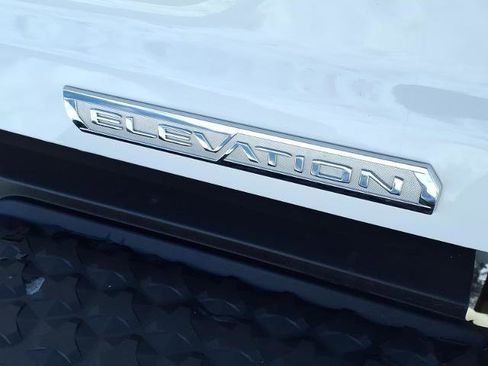 Used 2025 GMC Canyon Elevation image 29