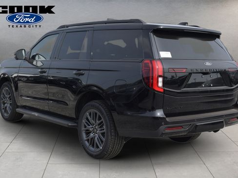 New 2026 Ford Expedition Platinum w/ Stealth Appearance Package AWD/4WD image 4