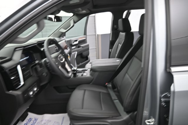 Certified 2024 Cadillac Escalade Sport Platinum w/ LPO, ONYX Package AWD/4WD image 16