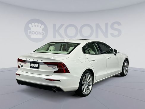 Used 2020 Volvo S60 T6 Momentum image 7