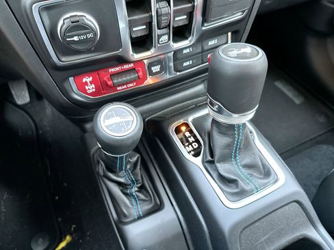 New 2023 Jeep Wrangler Unlimited Rubicon 4xe w/ Cold Weather Group image 20