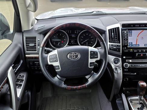Used 2013 Toyota Land Cruiser AWD/4WD image 12