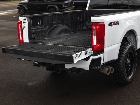 Used 2023 Ford F350 XLT image 11