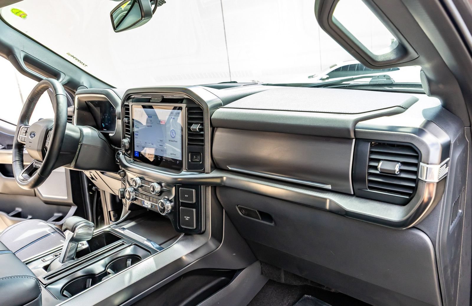 Used 2025 Ford F150 Platinum AWD/4WD image 18