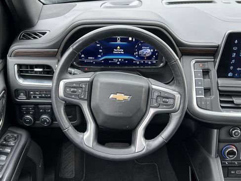 Used 2022 Chevrolet Tahoe LT w/ Luxury Package AWD/4WD image 17