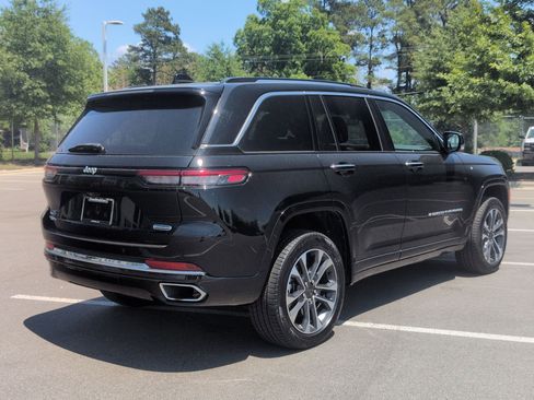 Used 2023 Jeep Grand Cherokee Overland AWD/4WD image 4