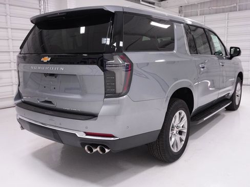 New 2026 Chevrolet Suburban Premier image 5