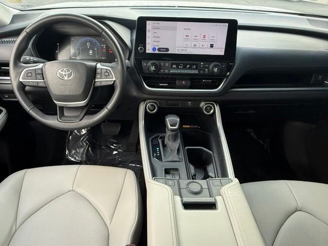 Used 2024 Toyota Grand Highlander FWD image 18