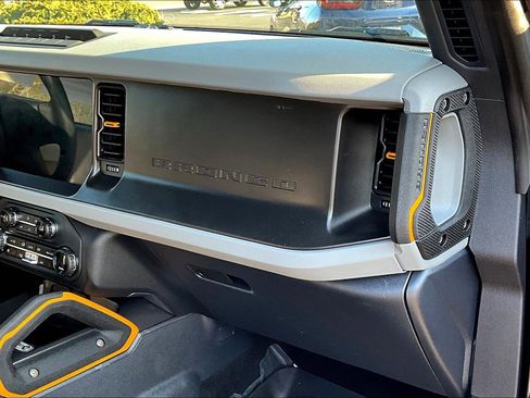 Used 2023 Ford Bronco Badlands image 16