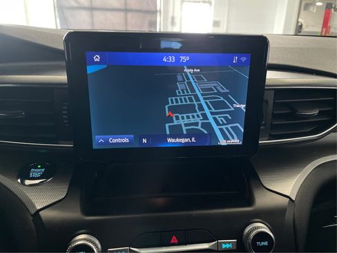 Used 2020 Ford Explorer XLT w/ Equipment Group 202A image 29