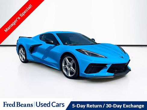 Used 2020 Chevrolet Corvette Stingray Coupe w/ Z51 Performance Package RWD image 1