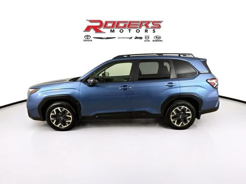 Certified 2025 Subaru Forester Premium w/ Convenience Package #1 AWD/4WD image 4