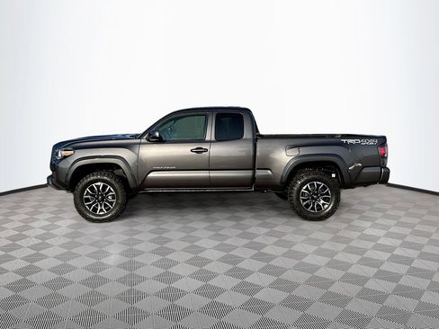 Used 2022 Toyota Tacoma TRD Sport image 7