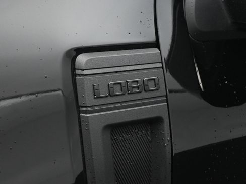 Used 2025 Ford Maverick Lobo AWD/4WD image 12
