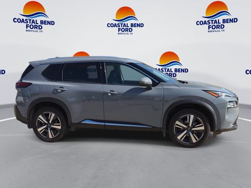 Used 2023 Nissan Rogue SL w/ SL Premium Package FWD image 9
