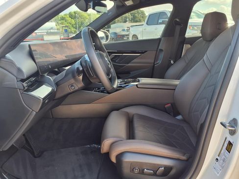 Used 2024 BMW 530i RWD image 17