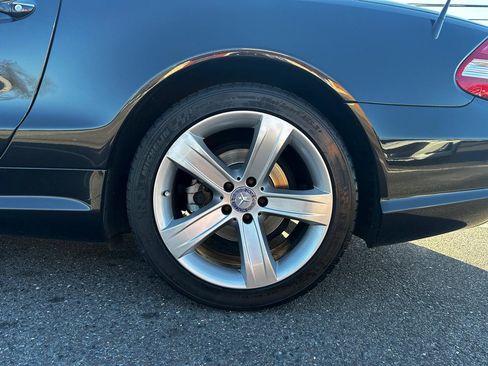 Used 2011 Mercedes-Benz SL 550 image 27
