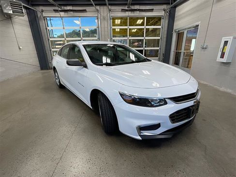 Used 2018 Chevrolet Malibu LS FWD image 7
