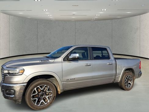 Used 2025 RAM 1500 Laramie image 8