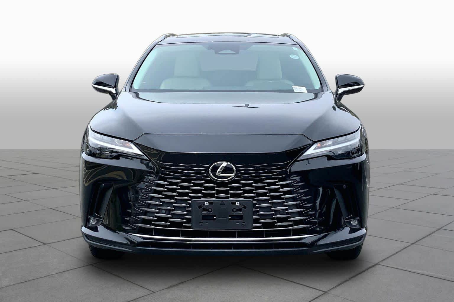 Used 2024 Lexus RX 350 Premium w/ Kick Sensor & Tow Package AWD/4WD image 4